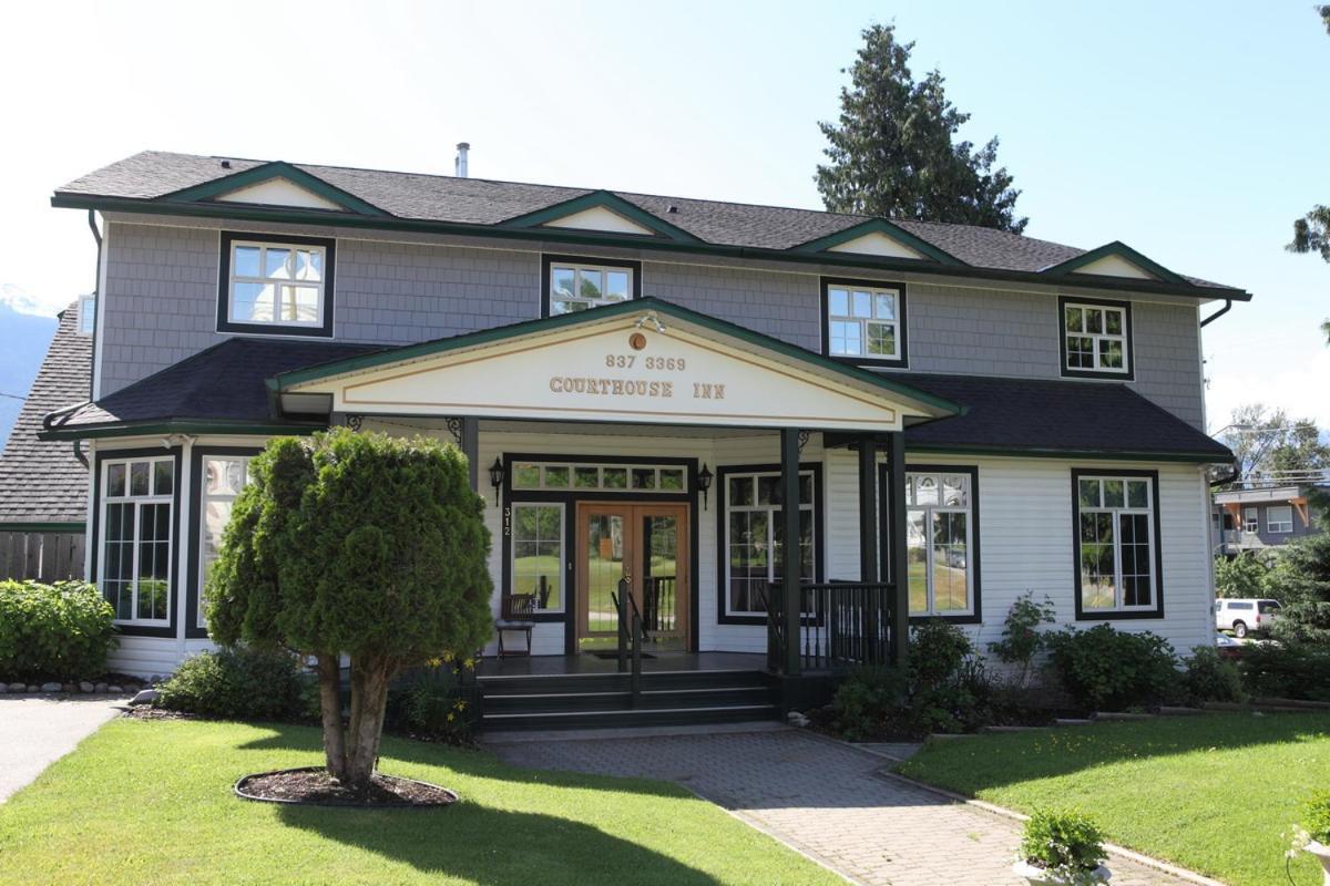 Courthouse Inn Revelstoke Exterior foto